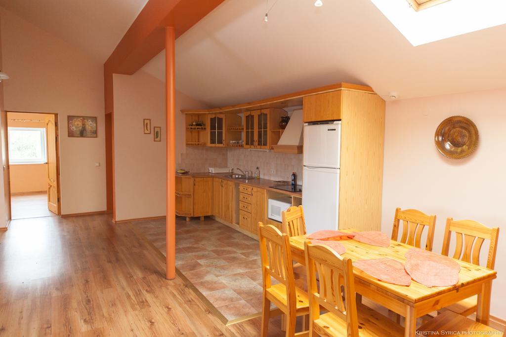 Apartamento Apartamenti Alto & Ko Jūrkalne Habitación foto